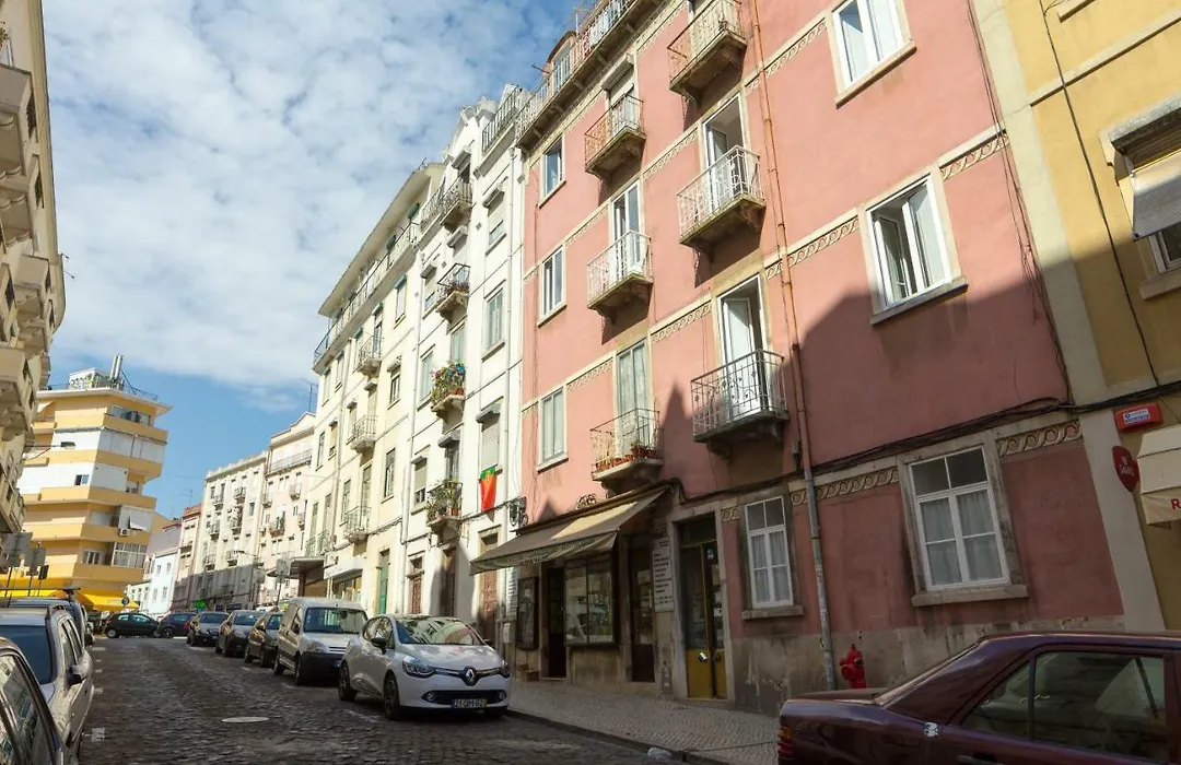 Lisbon Heart 1-Cozy Flat-Family Friendly-1
